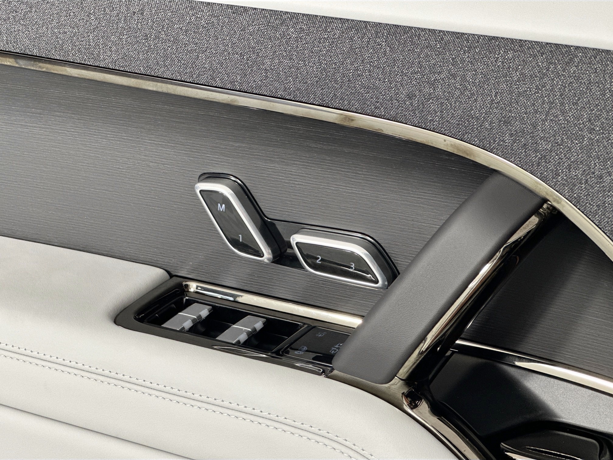 new 2025 Land Rover Range Rover Sport car, priced at $93,625