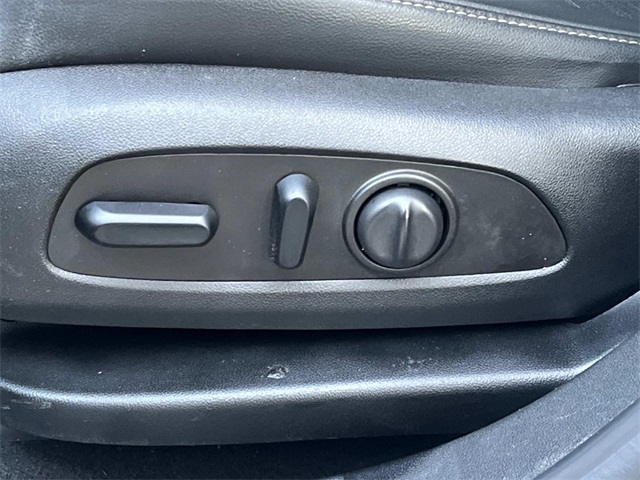 used 2022 GMC Acadia car, priced at $25,988