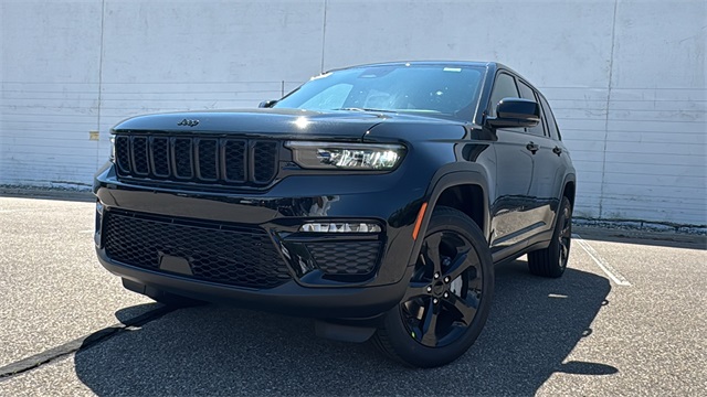 new 2025 Jeep Grand Cherokee car, priced at $48,340