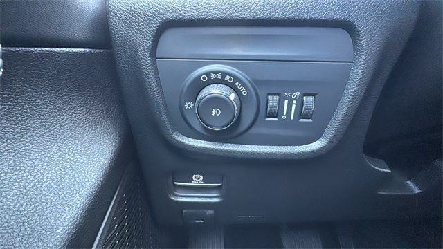 new 2025 Jeep Grand Cherokee car, priced at $48,340