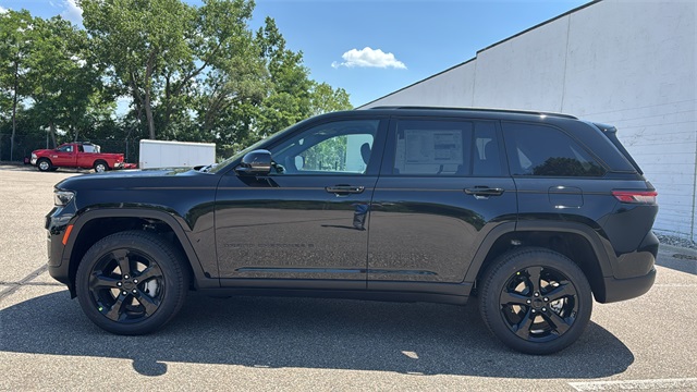 new 2025 Jeep Grand Cherokee car, priced at $48,340
