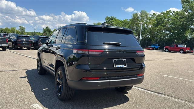 new 2025 Jeep Grand Cherokee car, priced at $48,340