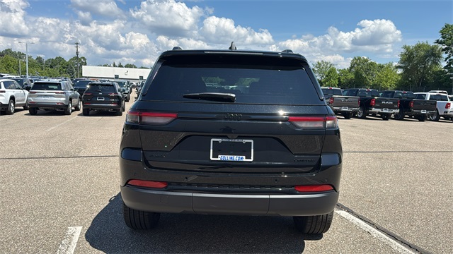 new 2025 Jeep Grand Cherokee car, priced at $48,340
