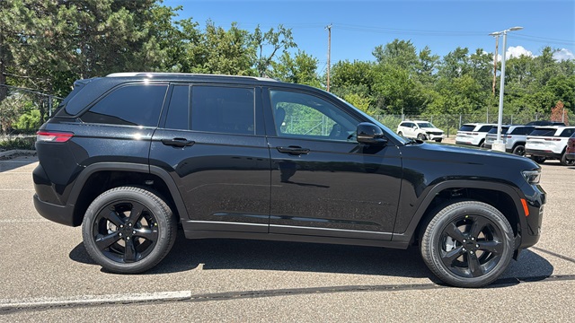 new 2025 Jeep Grand Cherokee car, priced at $48,340