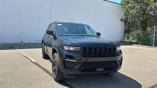 new 2025 Jeep Grand Cherokee car, priced at $48,340