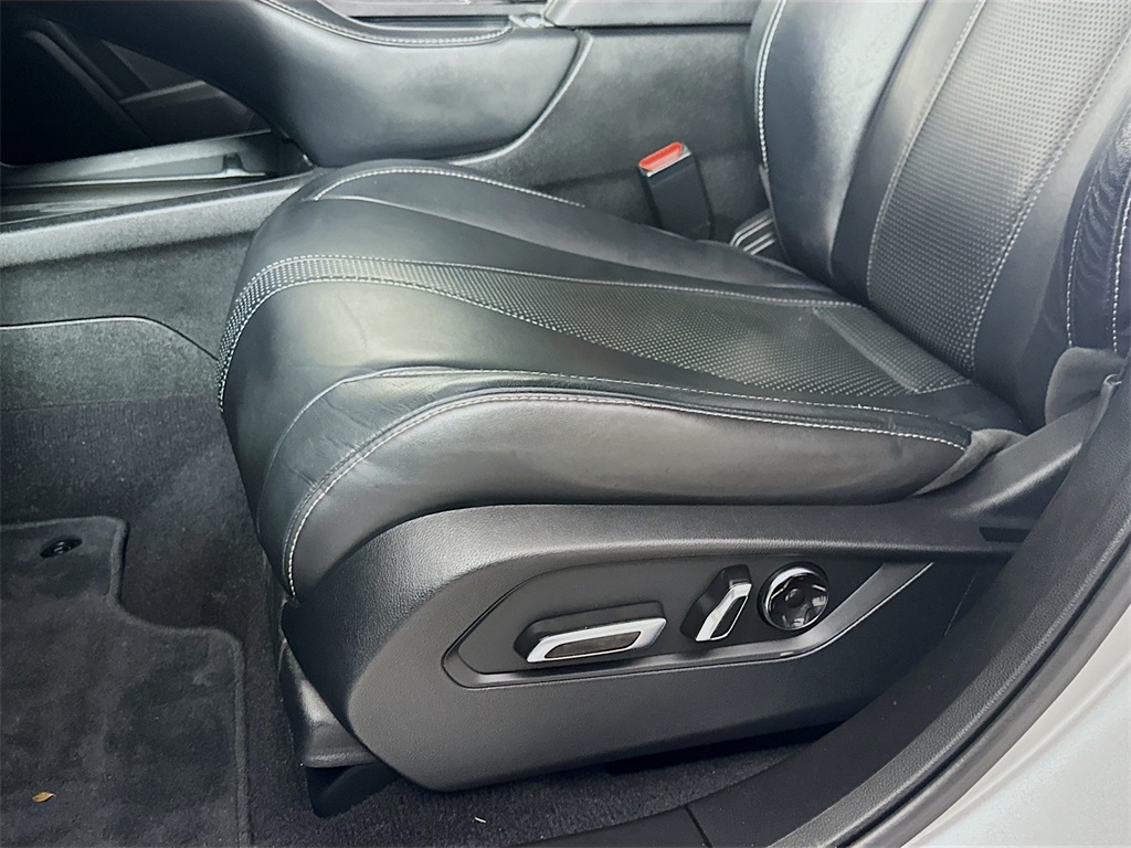 used 2023 Acura RDX car, priced at $34,299