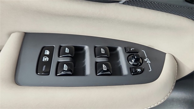 new 2026 Volvo XC90 Plug-In Hybrid car, priced at $89,570