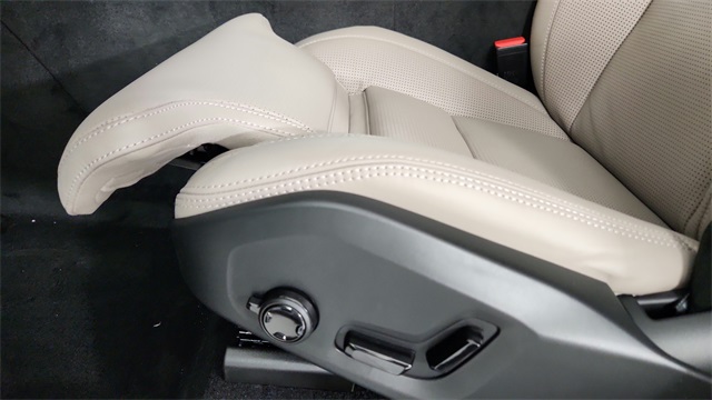 new 2026 Volvo XC90 Plug-In Hybrid car, priced at $89,570