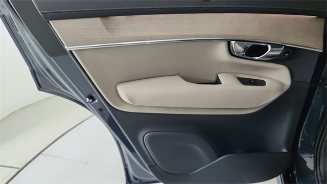 new 2026 Volvo XC90 Plug-In Hybrid car, priced at $89,570