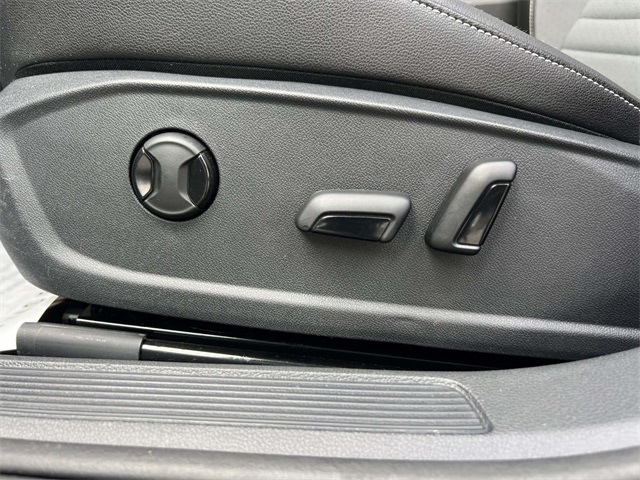 used 2025 Volkswagen Jetta car, priced at $26,082