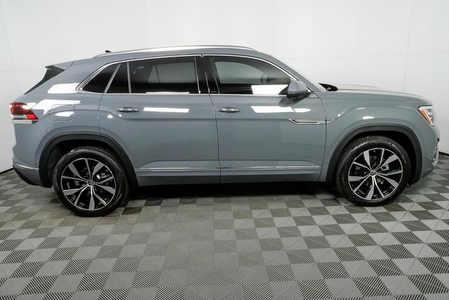 new 2026 Volkswagen Atlas Cross Sport car, priced at $57,847