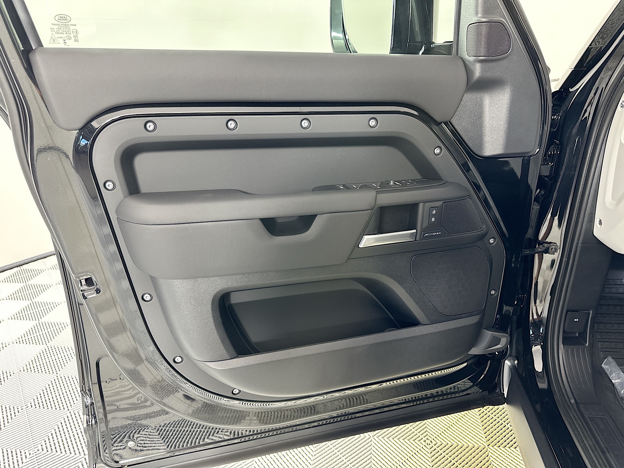 new 2025 Land Rover Defender 110 car