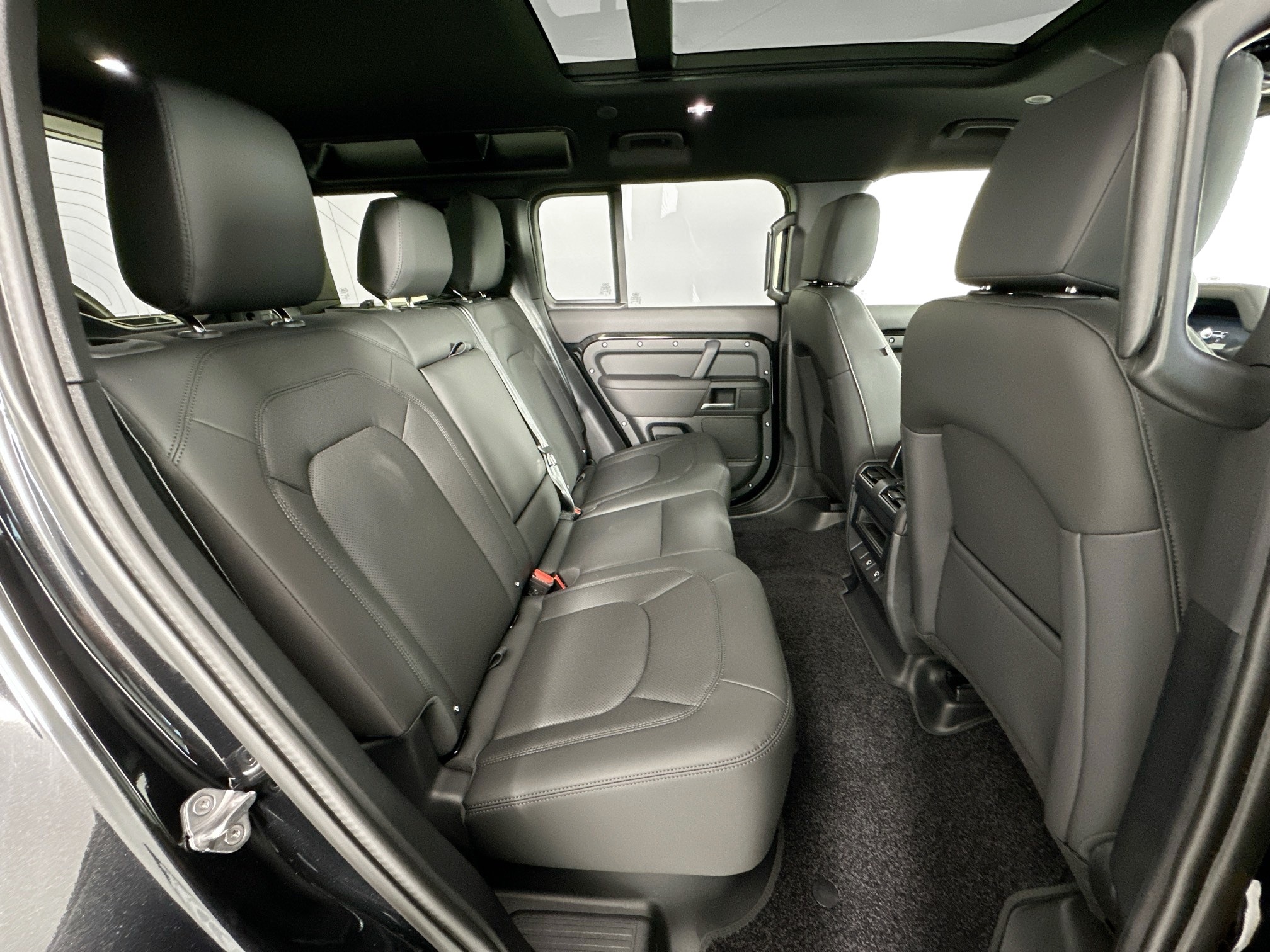 new 2025 Land Rover Defender 110 car