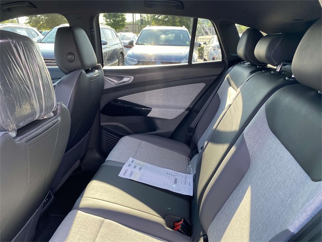 new 2025 Volkswagen ID.4 car, priced at $47,261