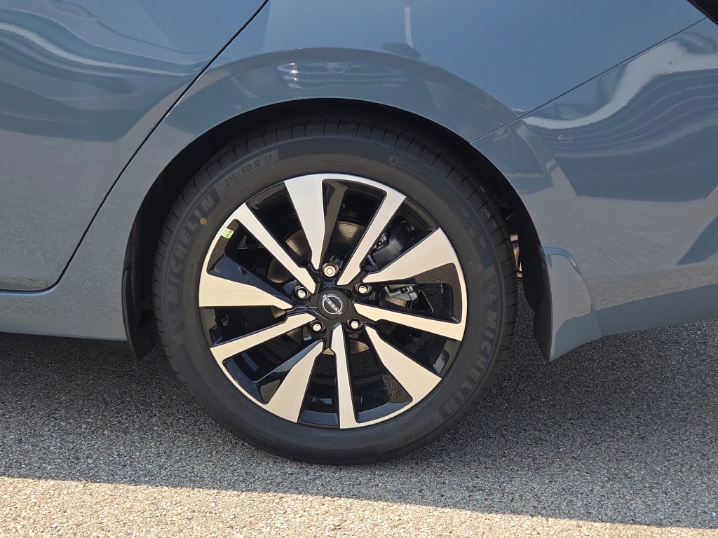 new 2025 Nissan Sentra car, priced at $27,985