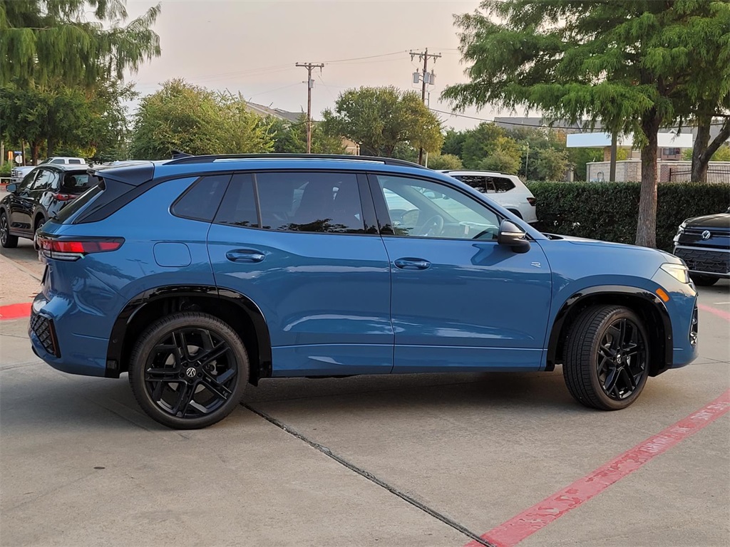 new 2025 Volkswagen Tiguan car, priced at $39,091