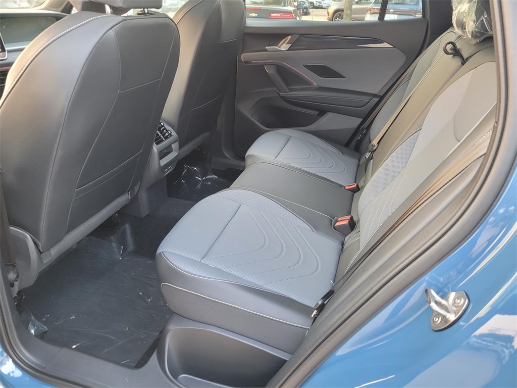 new 2025 Volkswagen Tiguan car, priced at $39,091