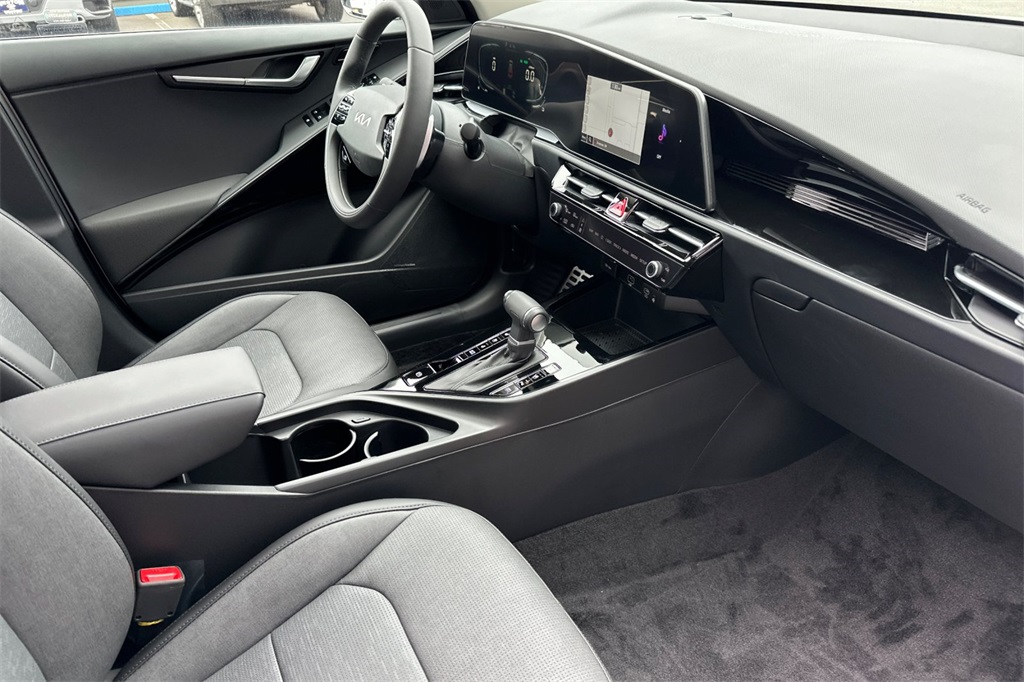 new 2025 Kia Niro car, priced at $34,335