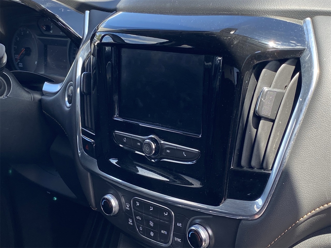 used 2020 Chevrolet Traverse car, priced at $17,898