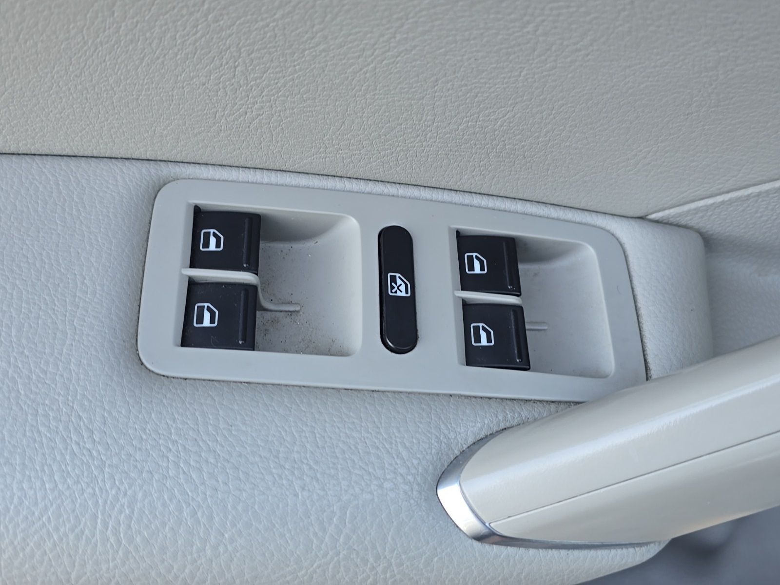 used 2018 Volkswagen Passat car, priced at $9,200