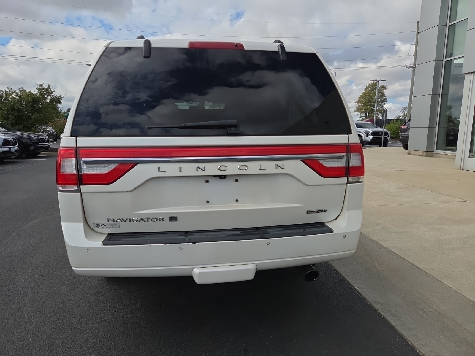 used 2016 Lincoln Navigator L car, priced at $6,592