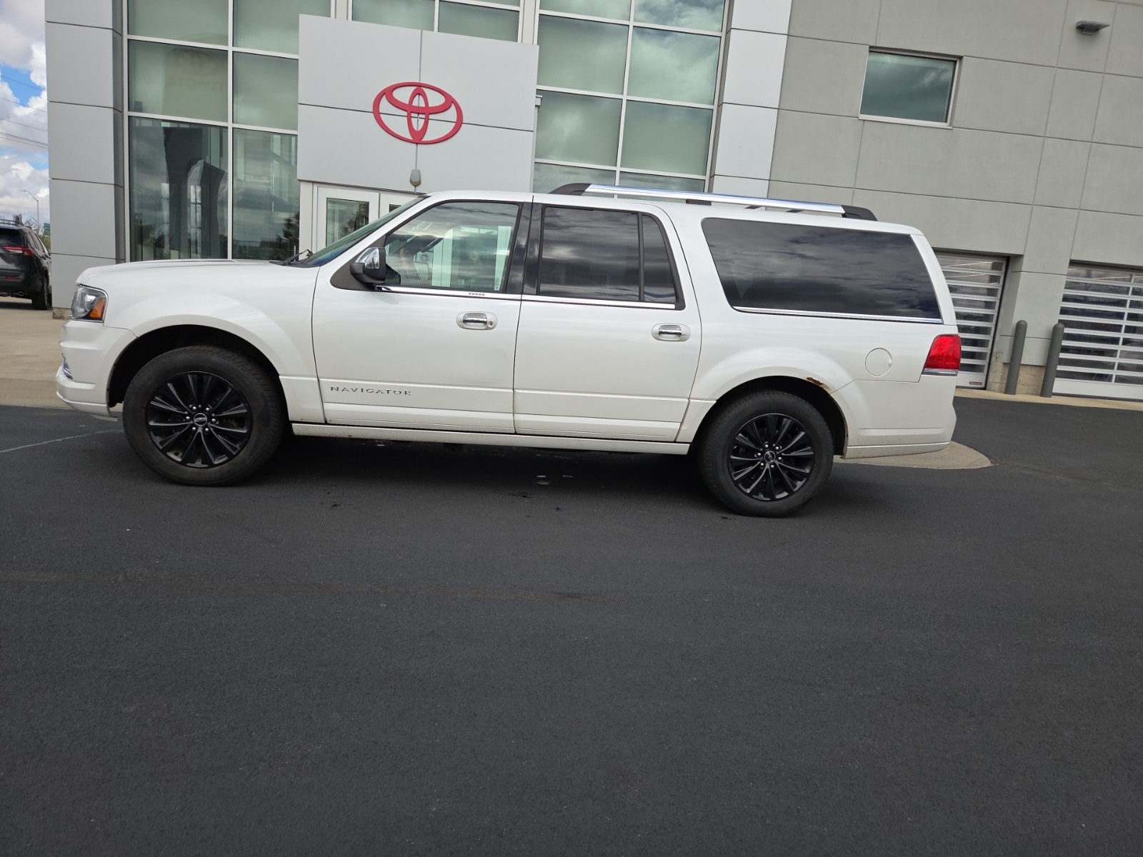 used 2016 Lincoln Navigator L car, priced at $6,592