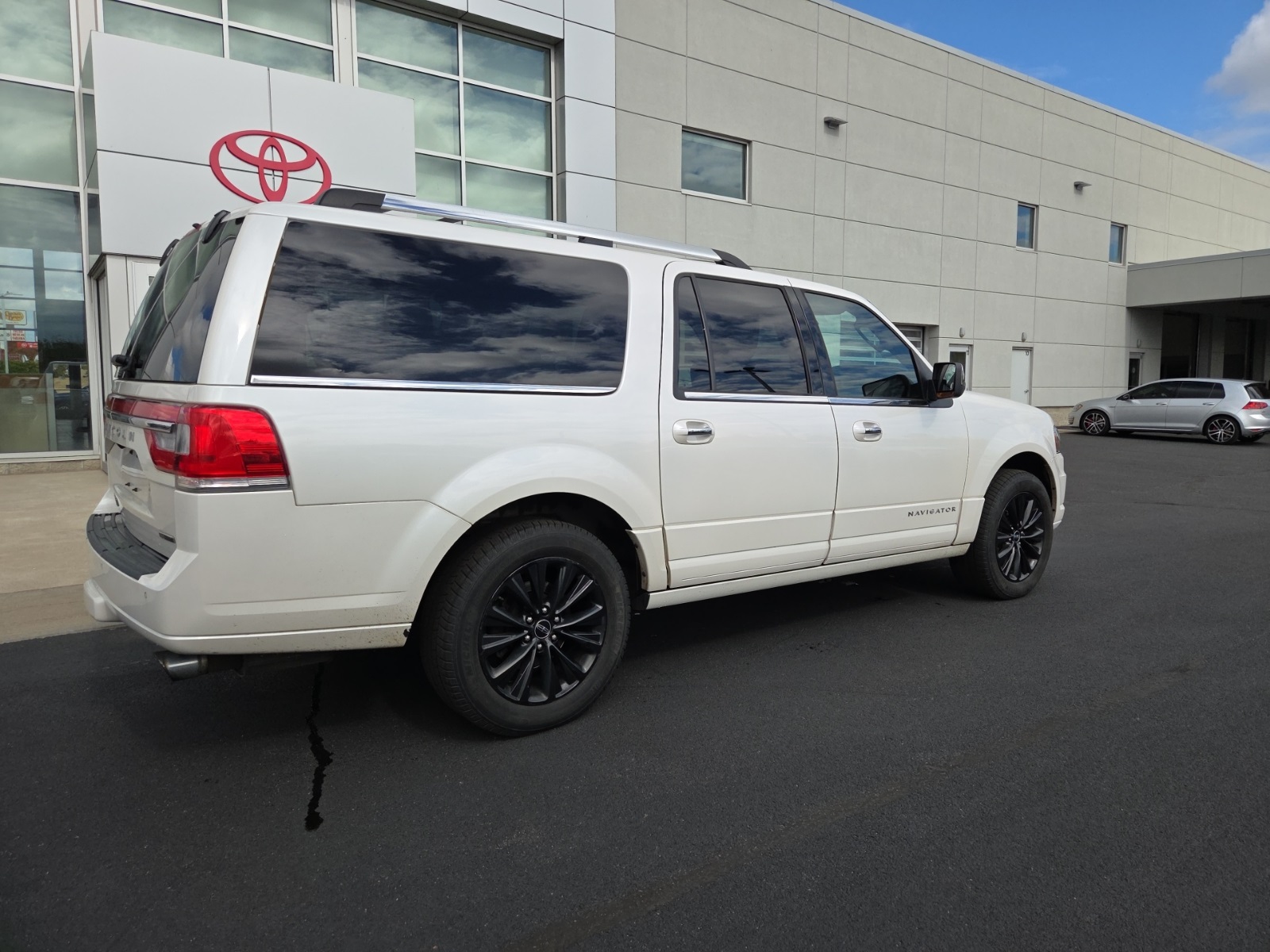used 2016 Lincoln Navigator L car, priced at $6,592