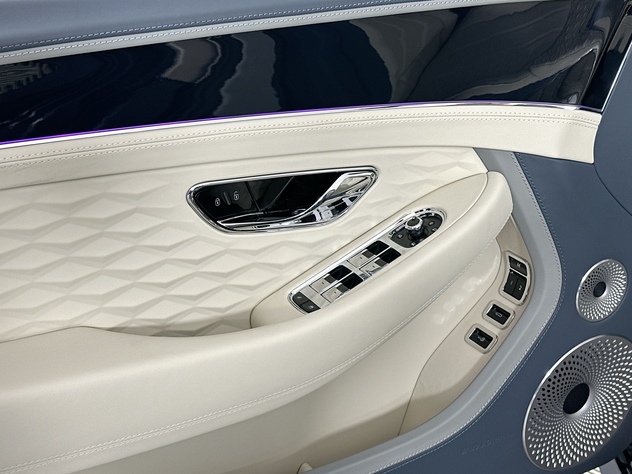 new 2025 Bentley Continental GTC car