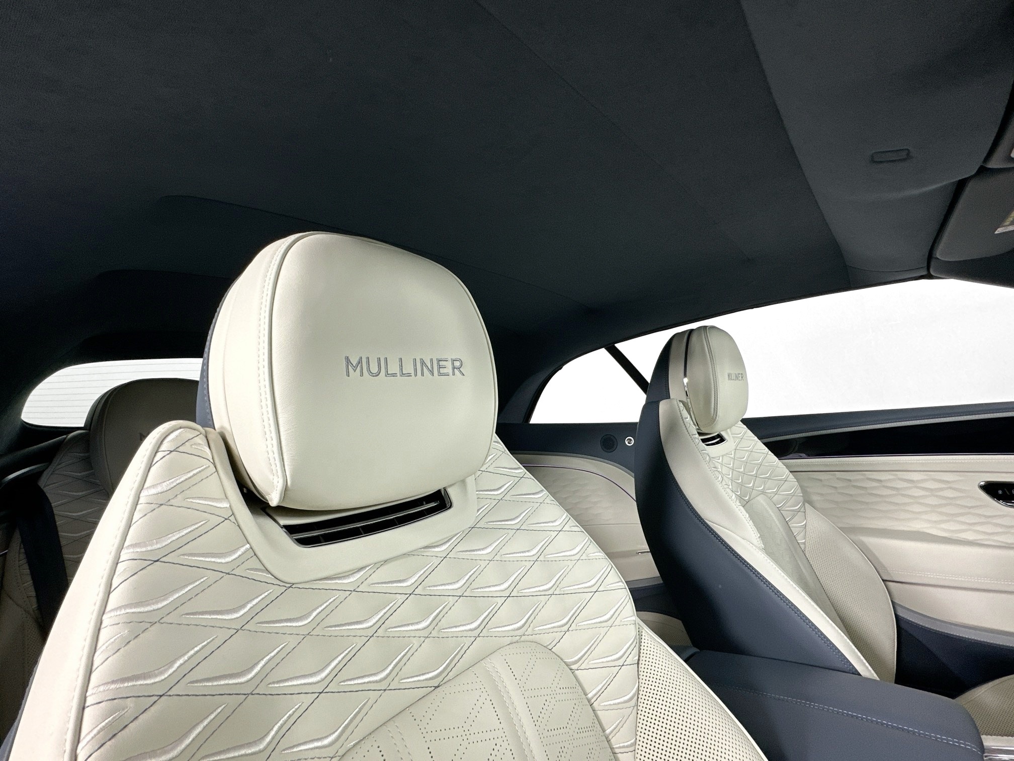 new 2025 Bentley Continental GTC car