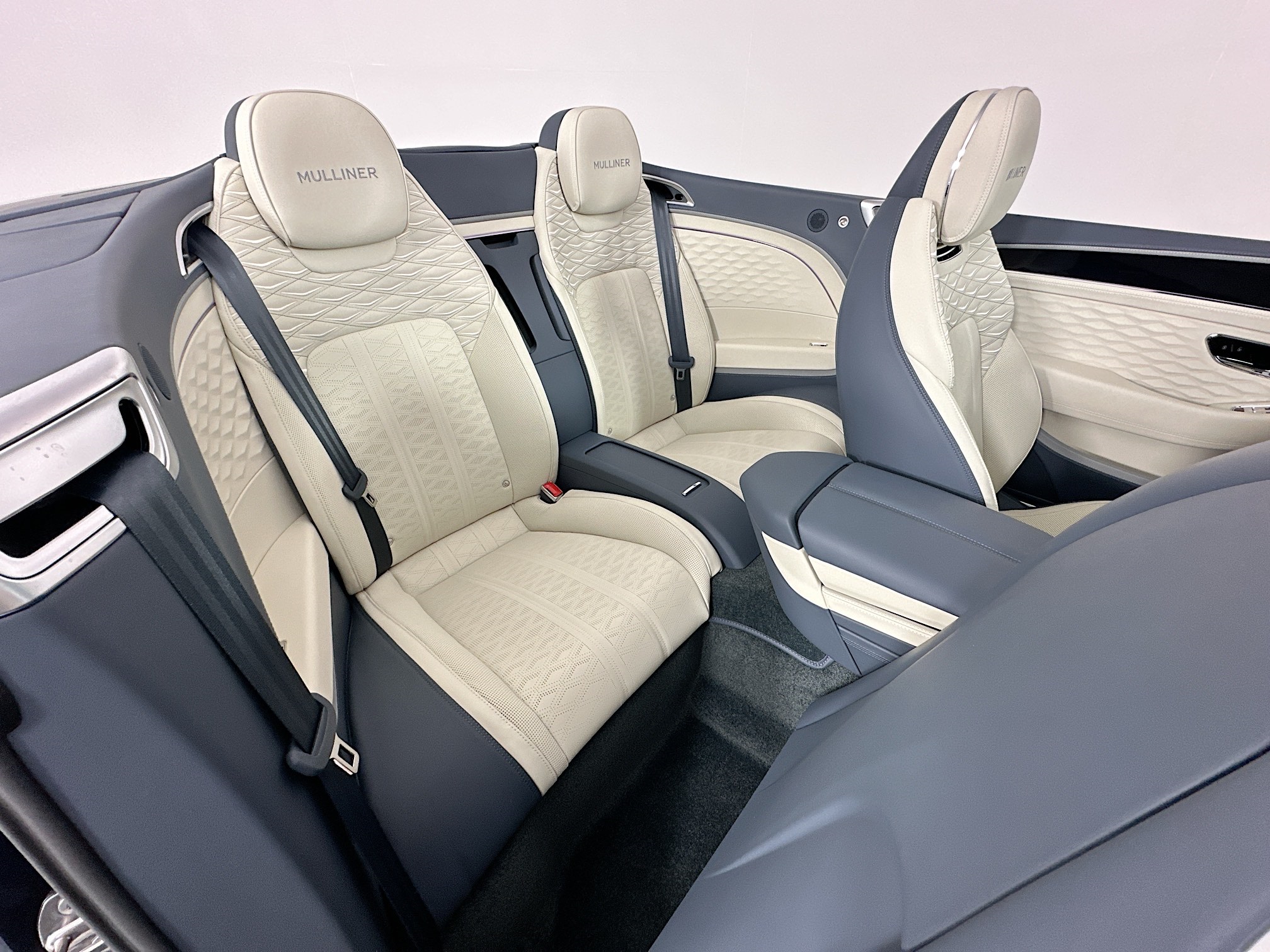 new 2025 Bentley Continental GTC car