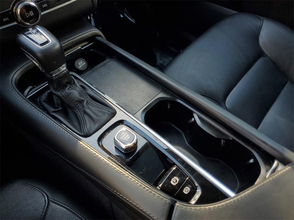 used 2022 Volvo XC90 car, priced at $29,595