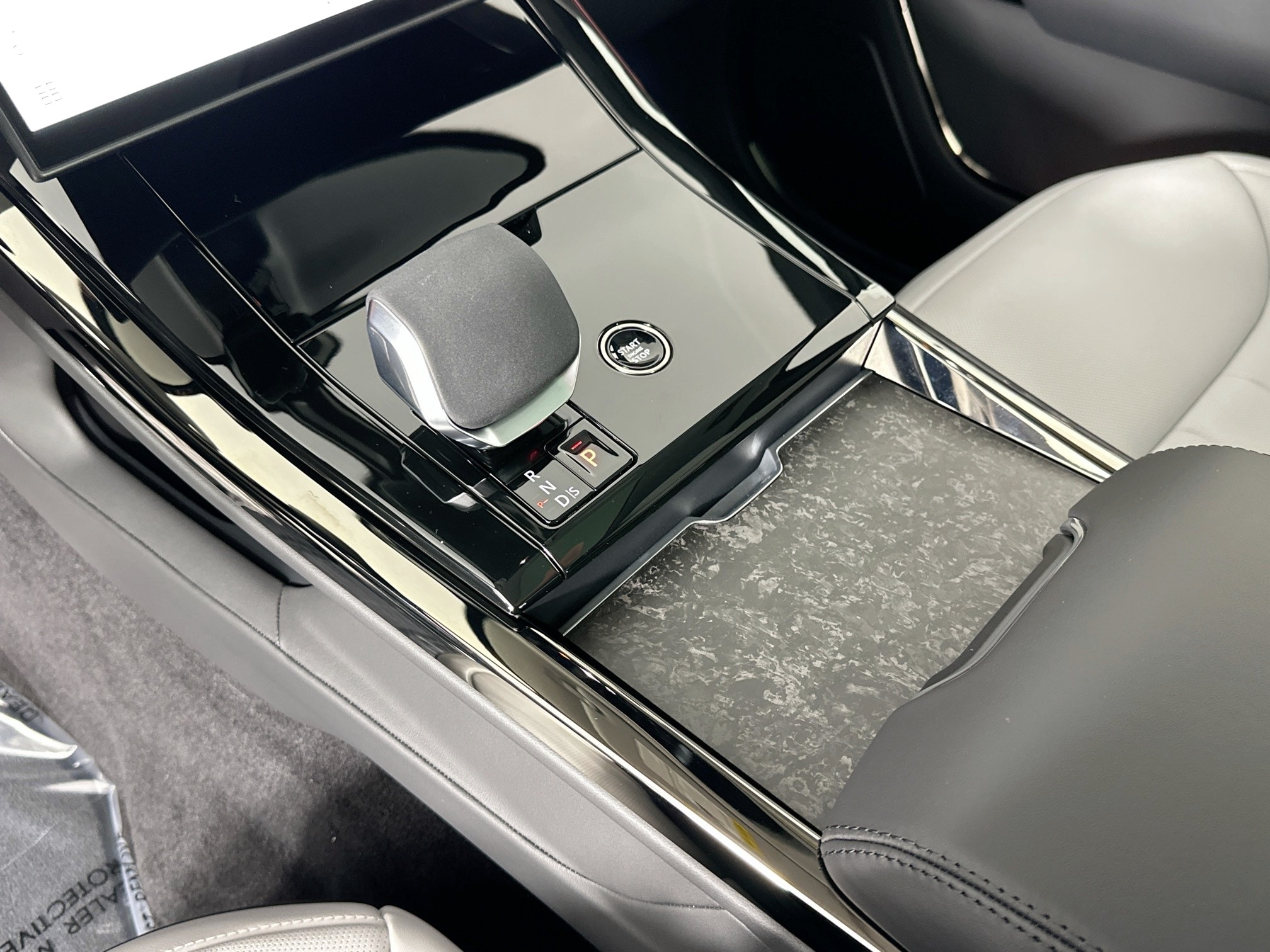 new 2025 Land Rover Range Rover Sport car, priced at $106,090