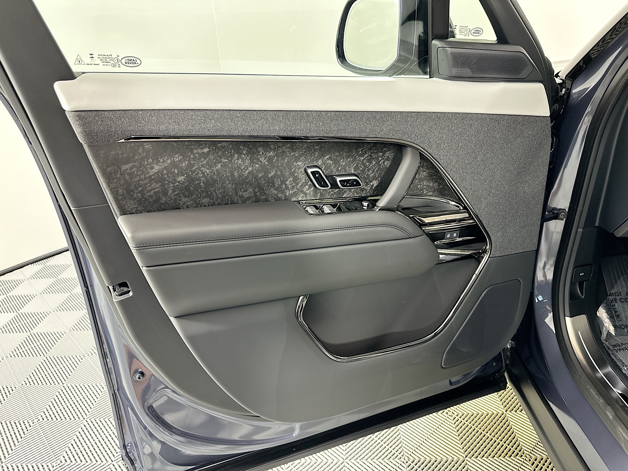 new 2025 Land Rover Range Rover Sport car, priced at $106,090