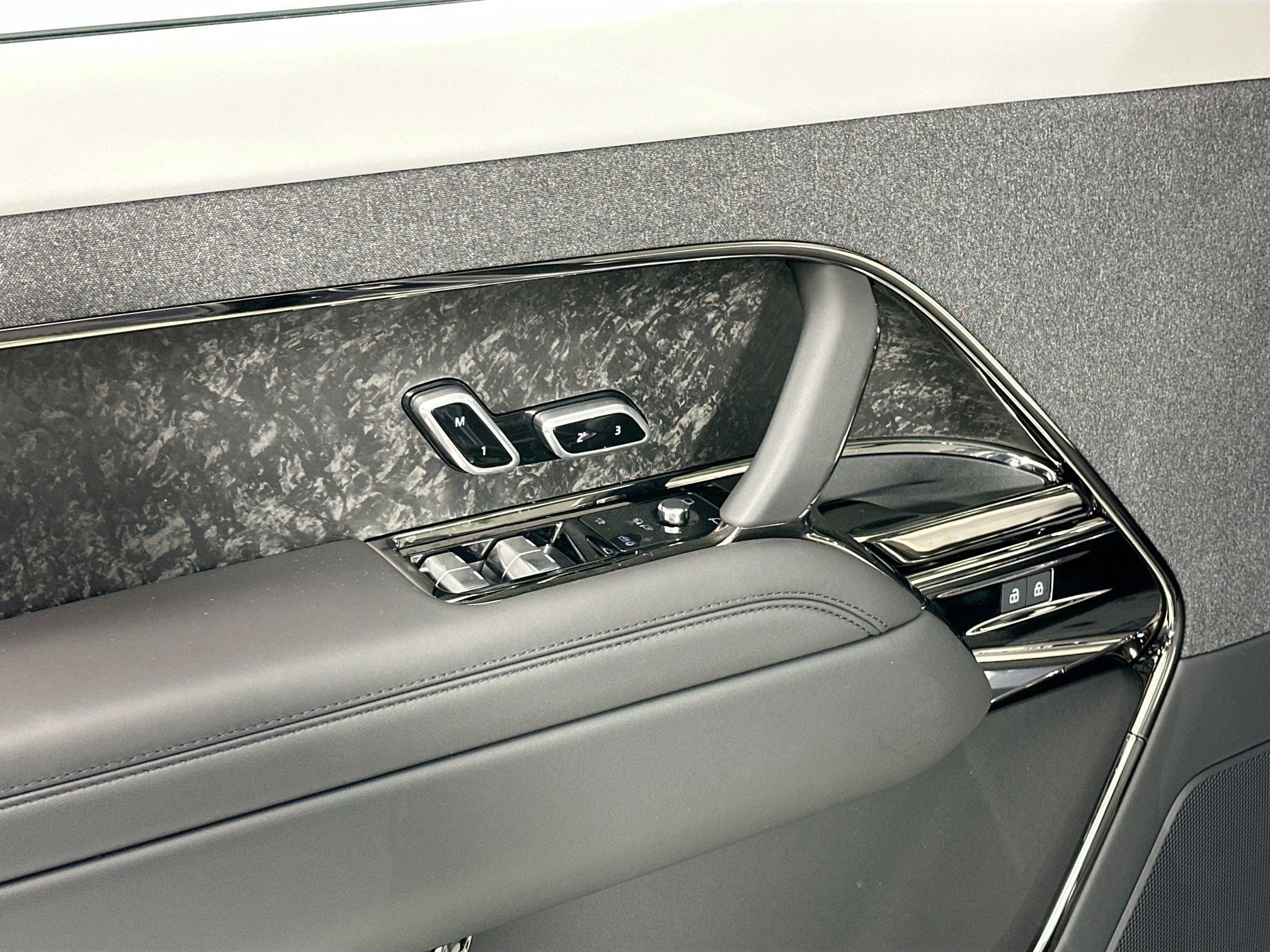 new 2025 Land Rover Range Rover Sport car, priced at $106,090