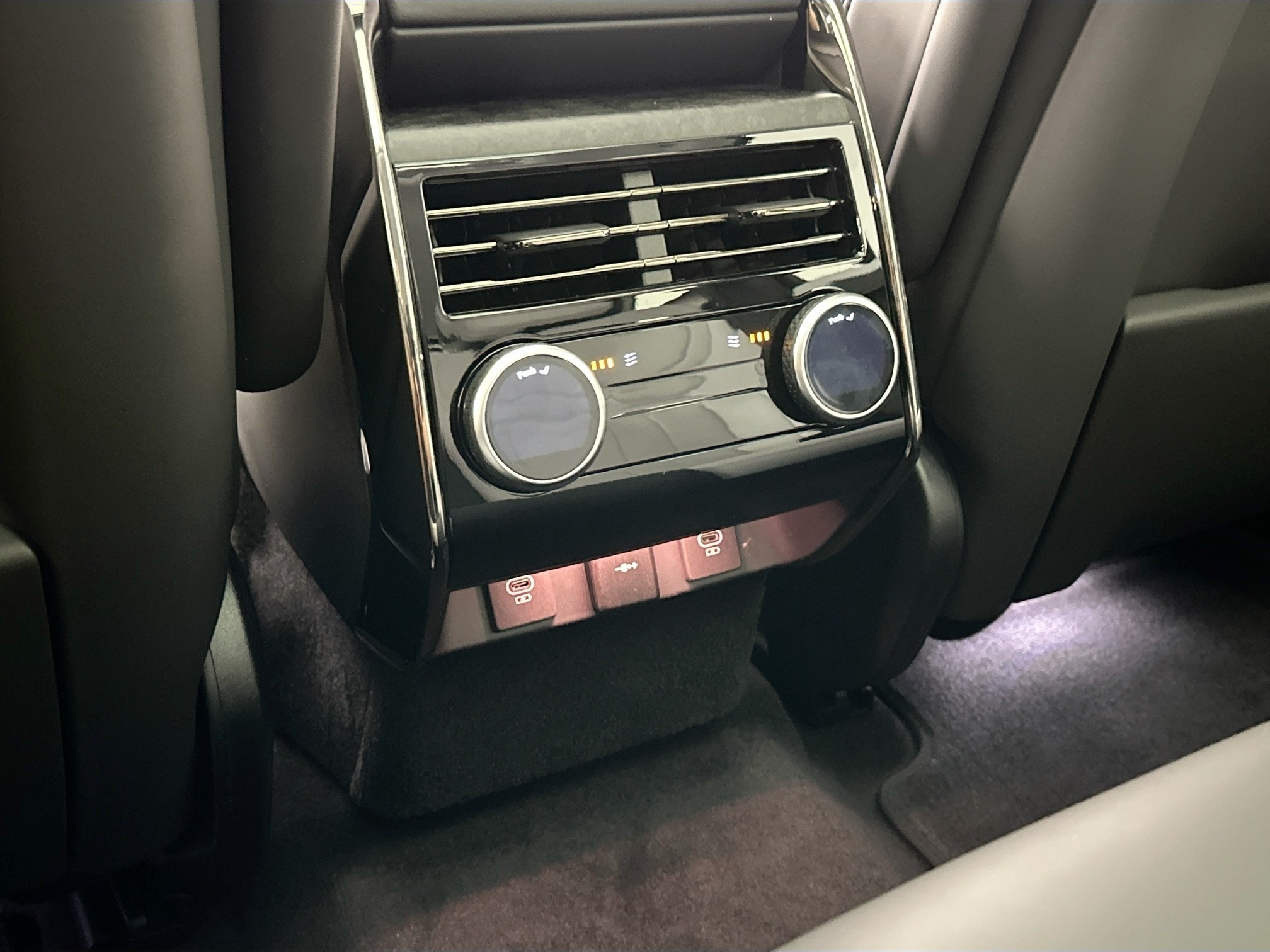 new 2025 Land Rover Range Rover Sport car, priced at $106,090