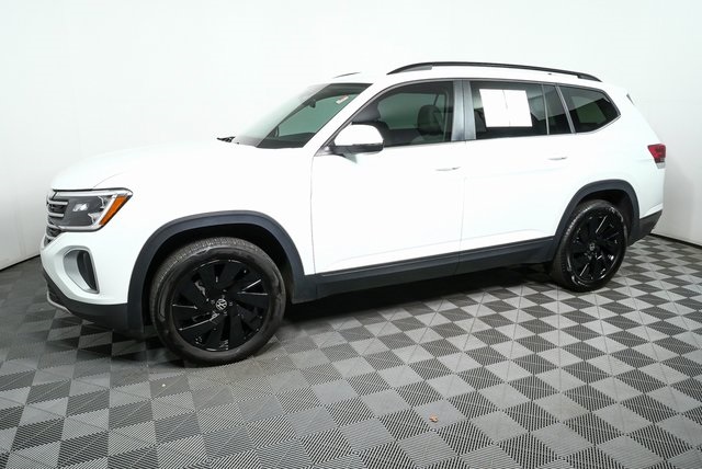 used 2024 Volkswagen Atlas car, priced at $32,200