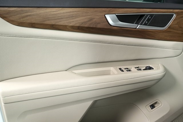 used 2024 Volkswagen Atlas car, priced at $32,200