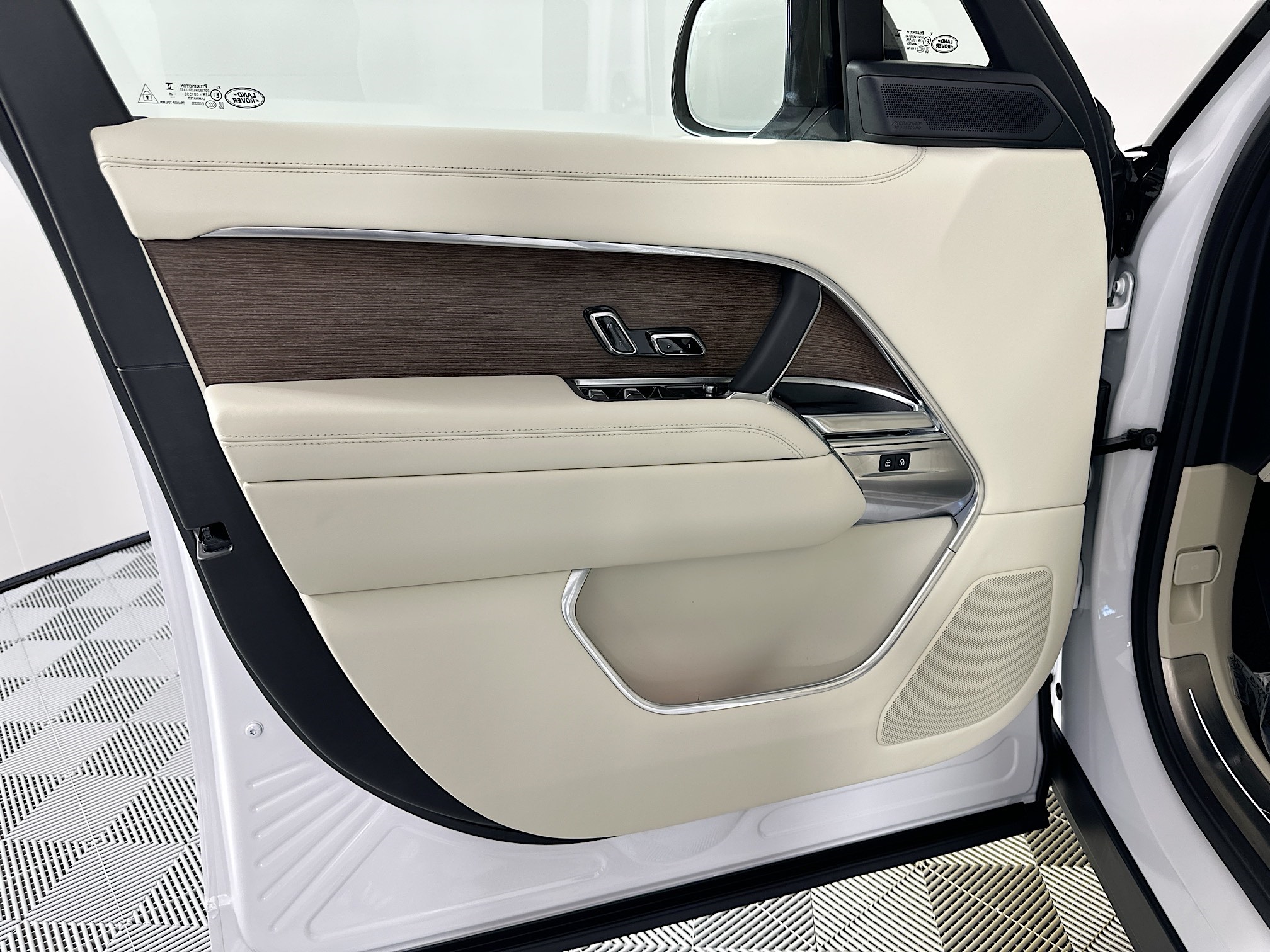 new 2025 Land Rover Range Rover car, priced at $130,485