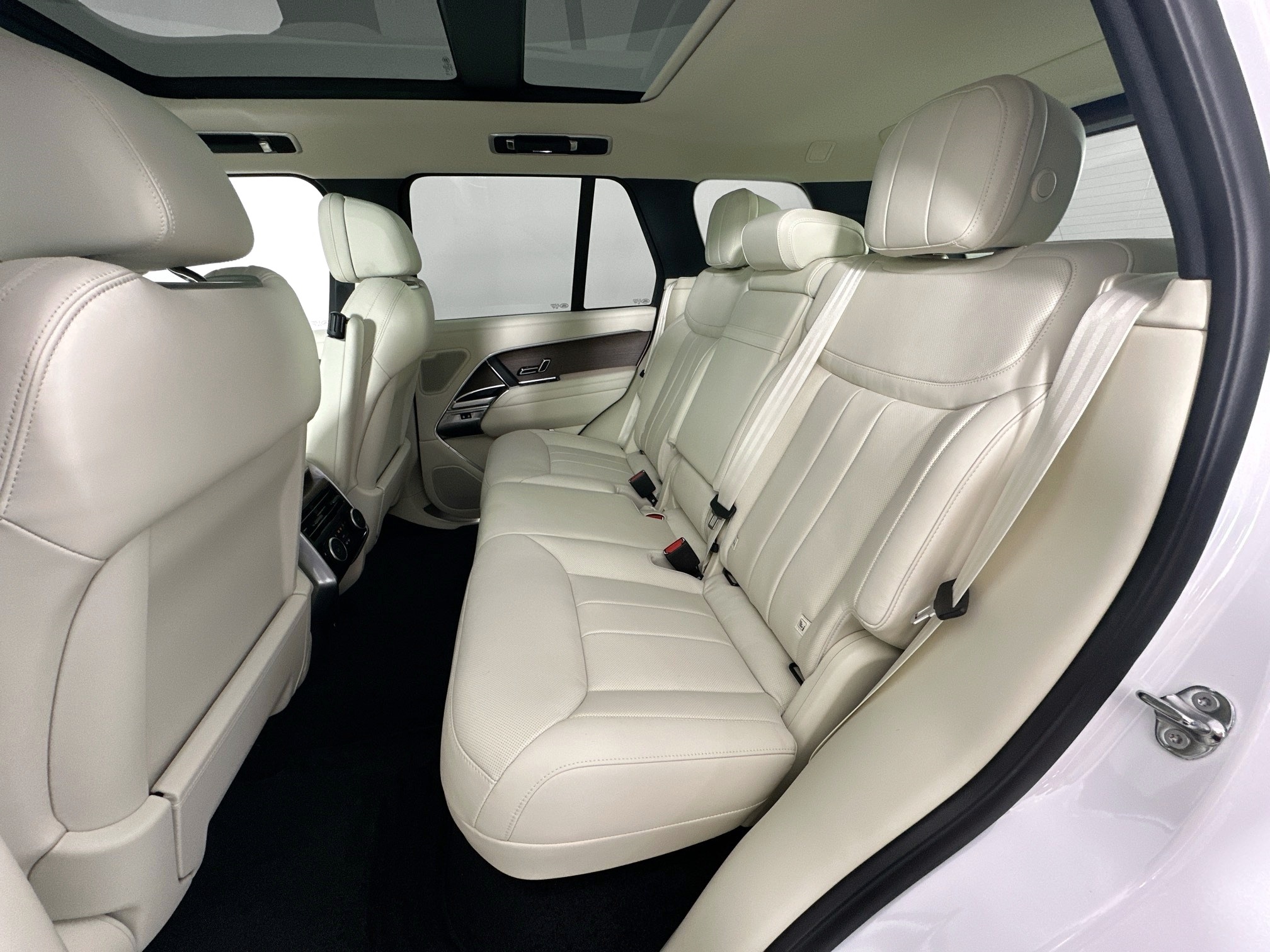 new 2025 Land Rover Range Rover car, priced at $130,485