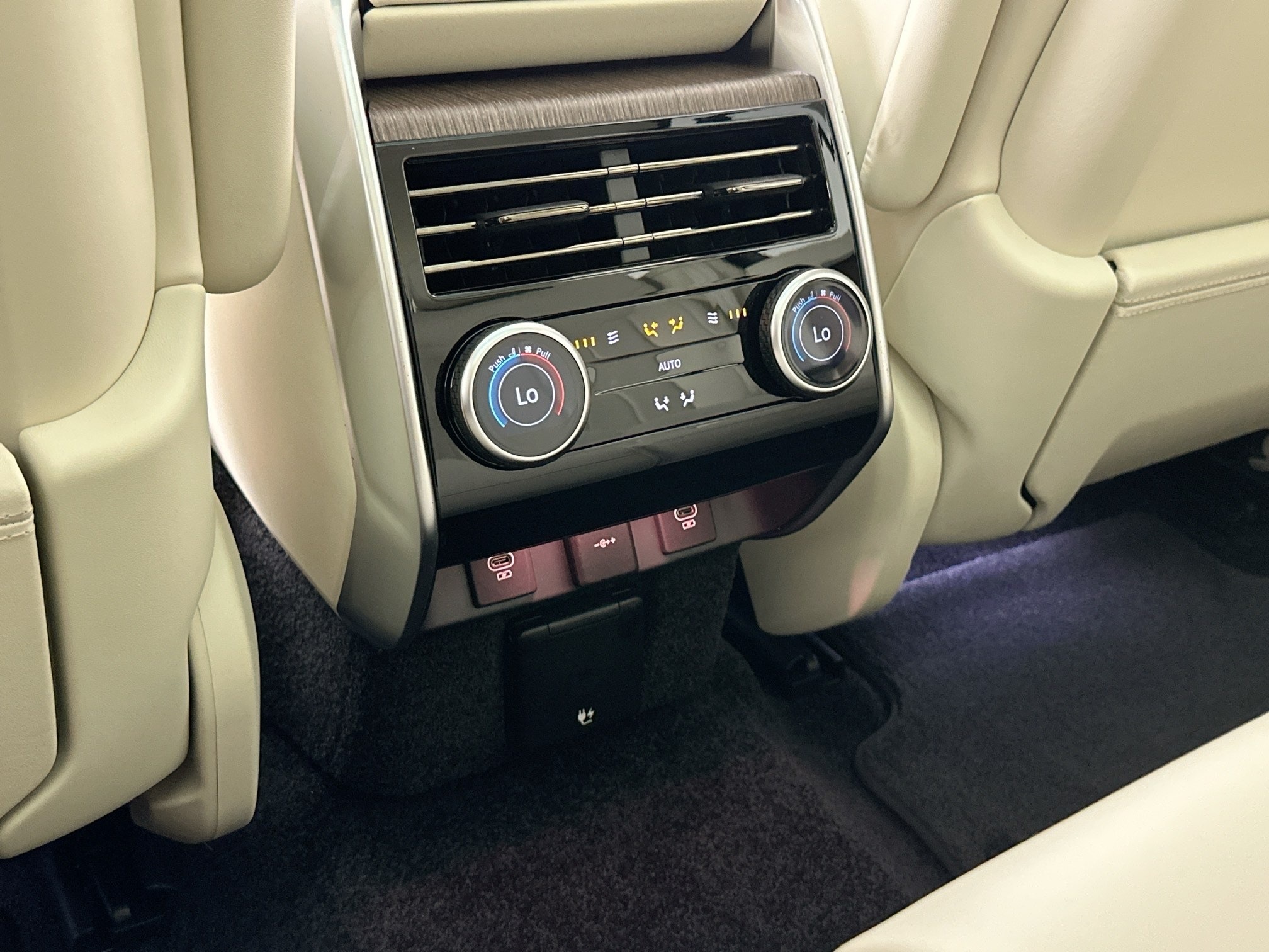 new 2025 Land Rover Range Rover car, priced at $130,485