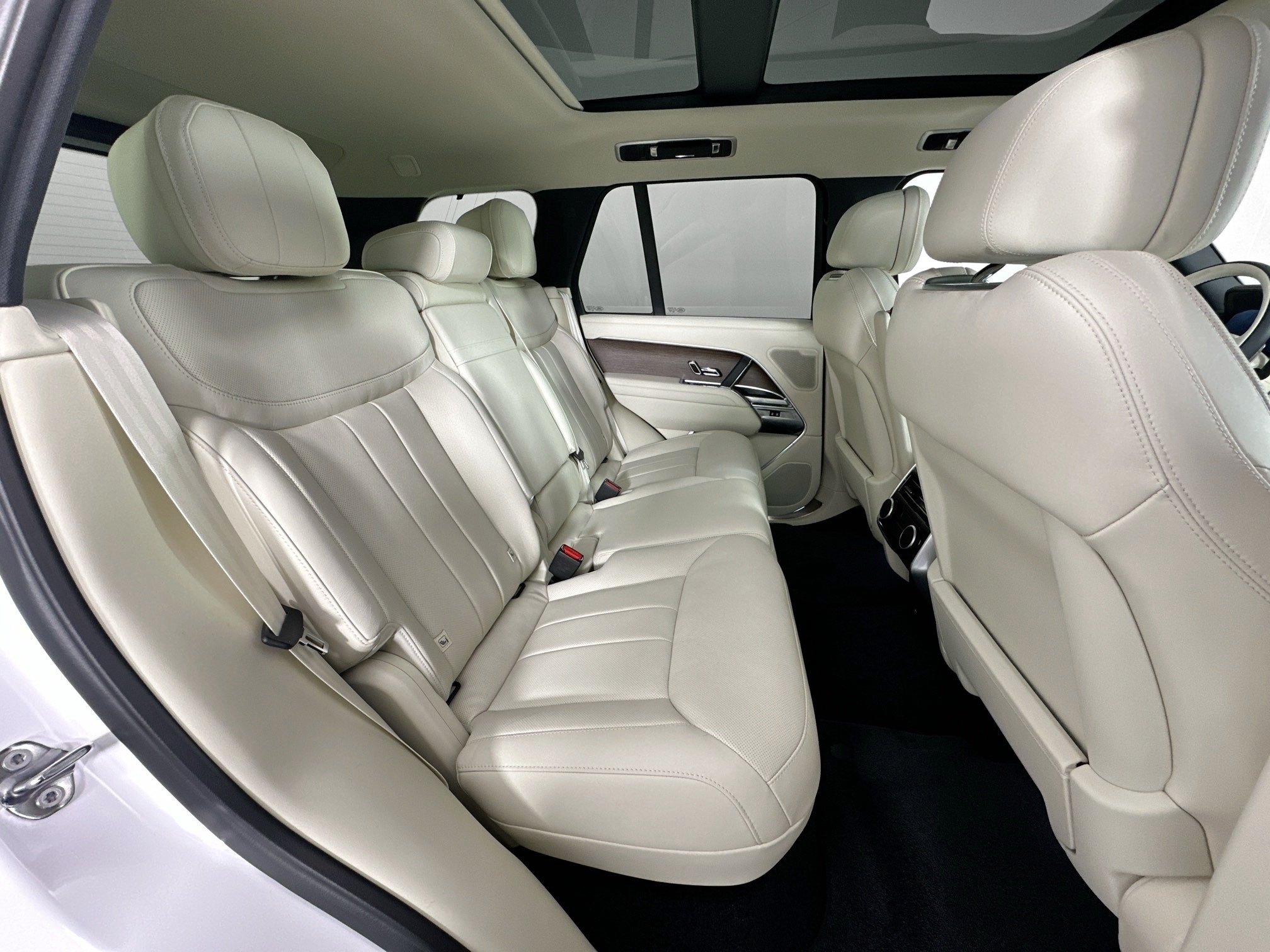 new 2025 Land Rover Range Rover car, priced at $130,485