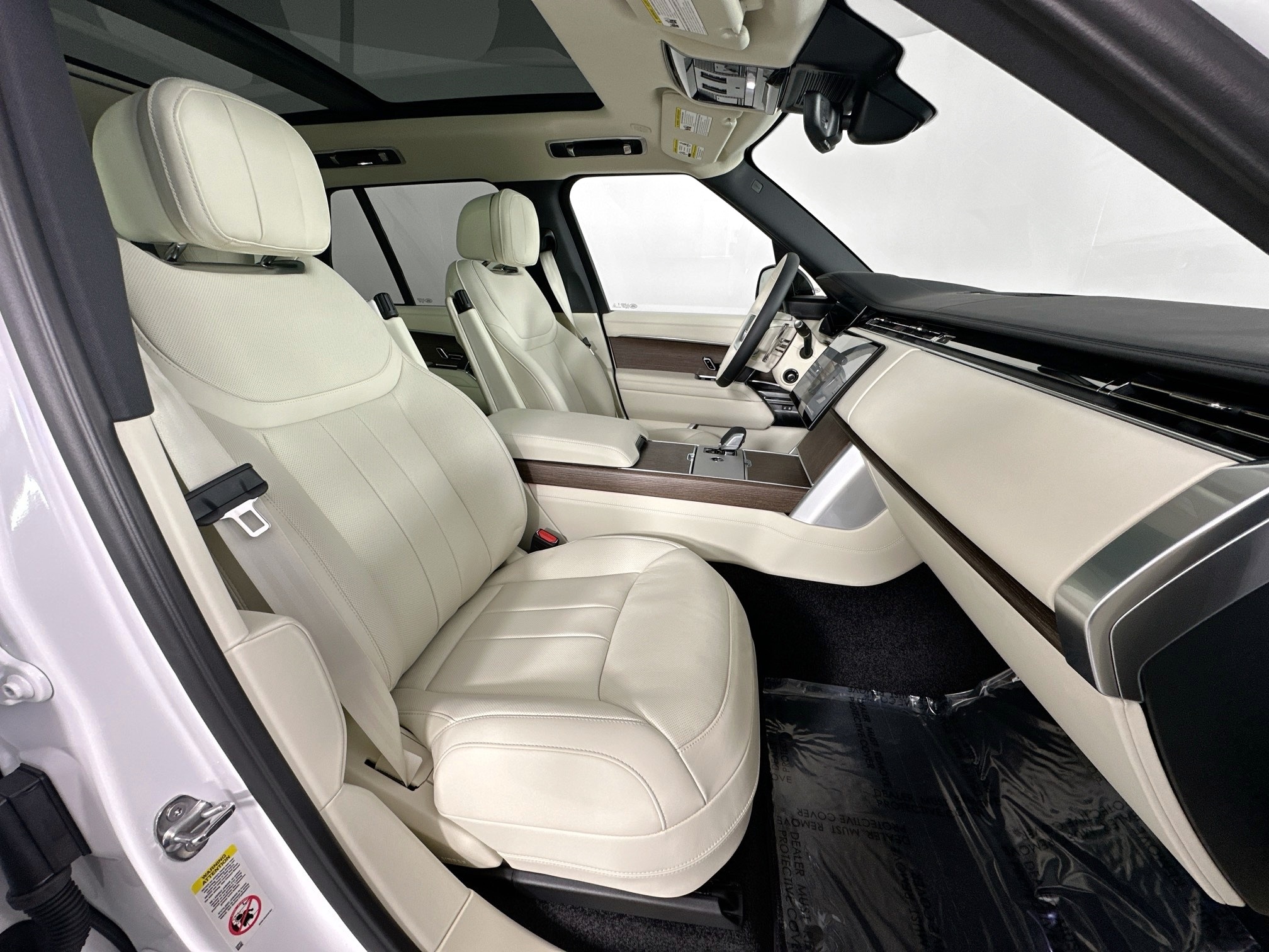 new 2025 Land Rover Range Rover car, priced at $130,485