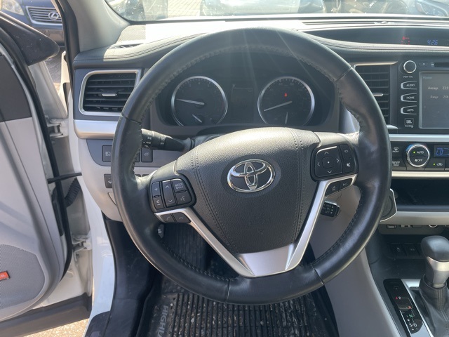 used 2019 Toyota Highlander car, priced at $33,940