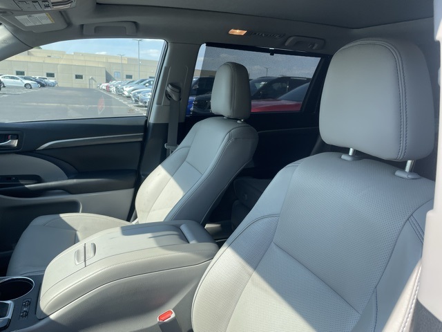 used 2019 Toyota Highlander car, priced at $33,940