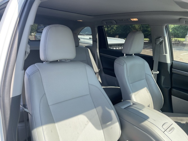 used 2019 Toyota Highlander car, priced at $33,940