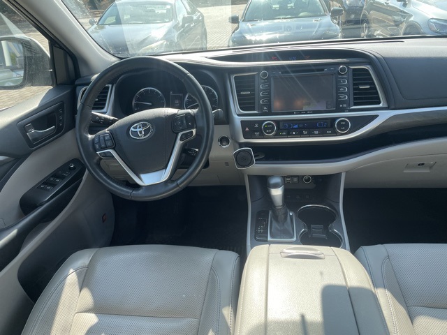 used 2019 Toyota Highlander car, priced at $33,940