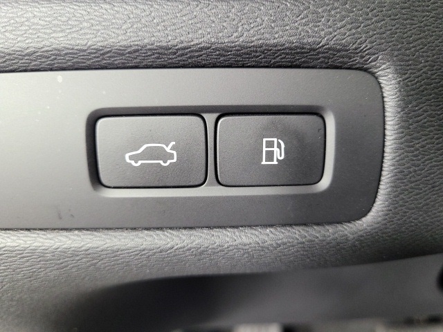 used 2023 Volvo XC60 Recharge Plug-In Hybrid car, priced at $43,613