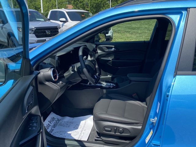 used 2025 Chevrolet Trax car, priced at $23,995