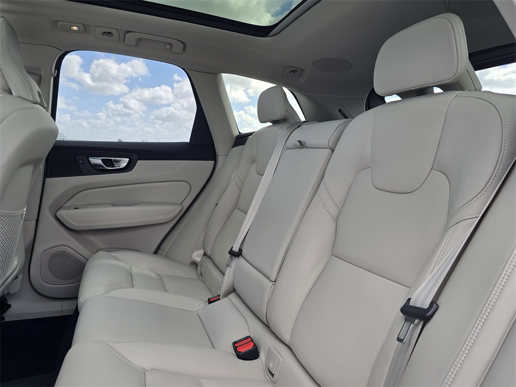 new 2025 Volvo XC60 car, priced at $50,686