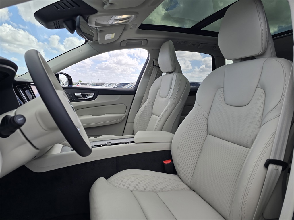 new 2025 Volvo XC60 car, priced at $50,686